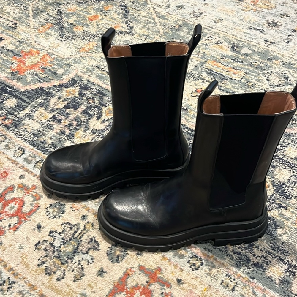 Alias Mae Chelsea Boot